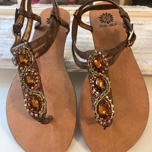 Yellow box Sandals 7.5 med